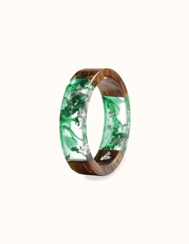 Bague en résine verte