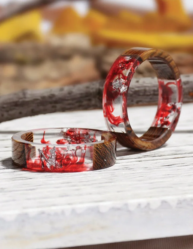 Bague artisanale en résine et bois fabriquée en France