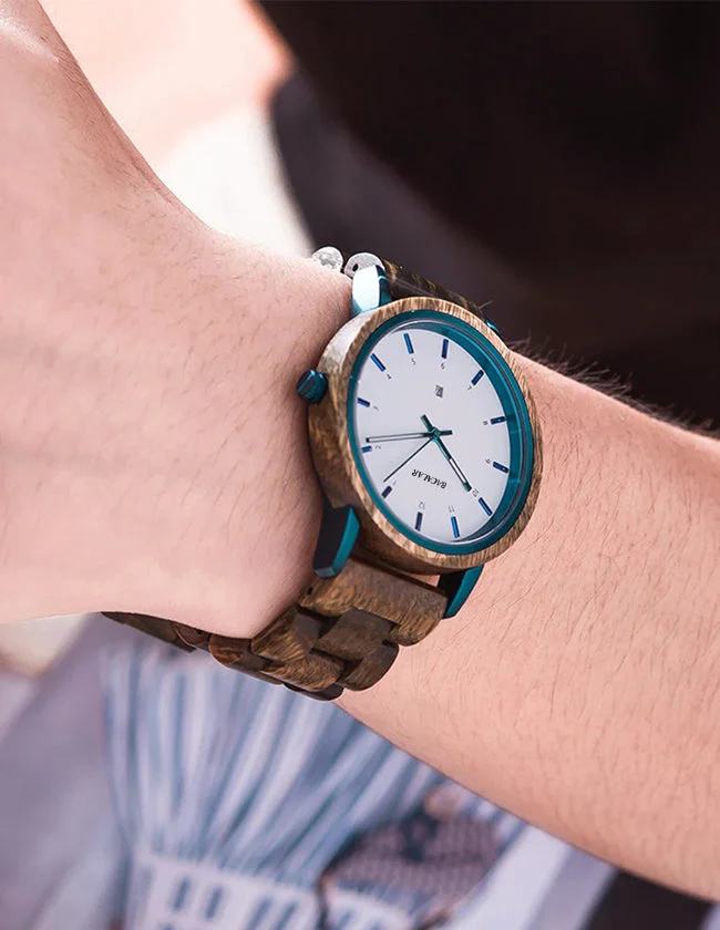 Montre fabriquée en Verawood