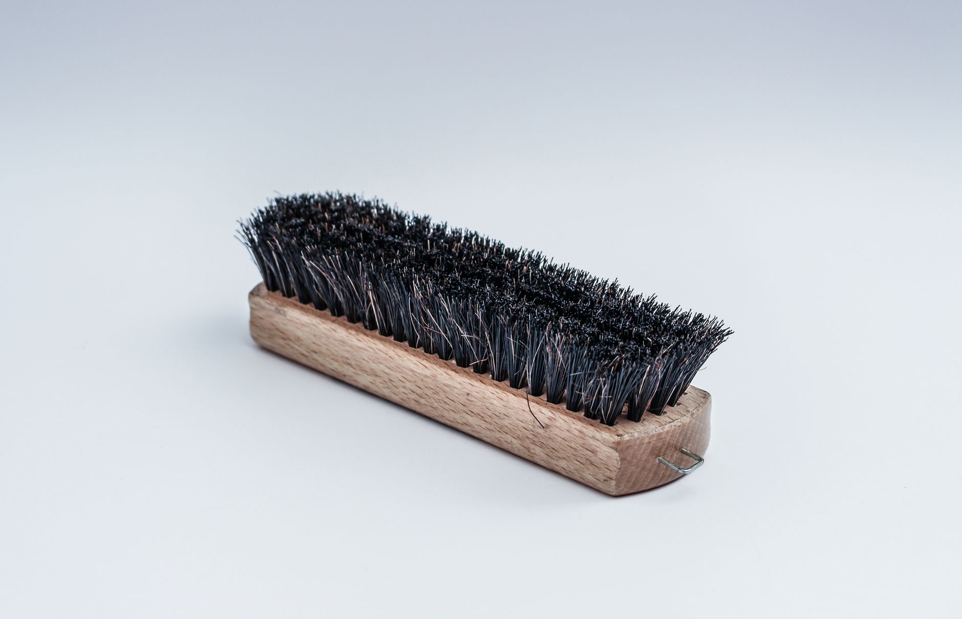 Brosse en bois à poils serrés pour nettoyer
