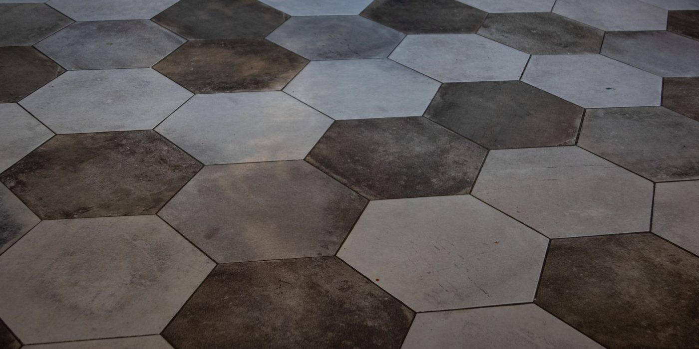 Huile de lin sur carrelage : quelle dose appliquer ?